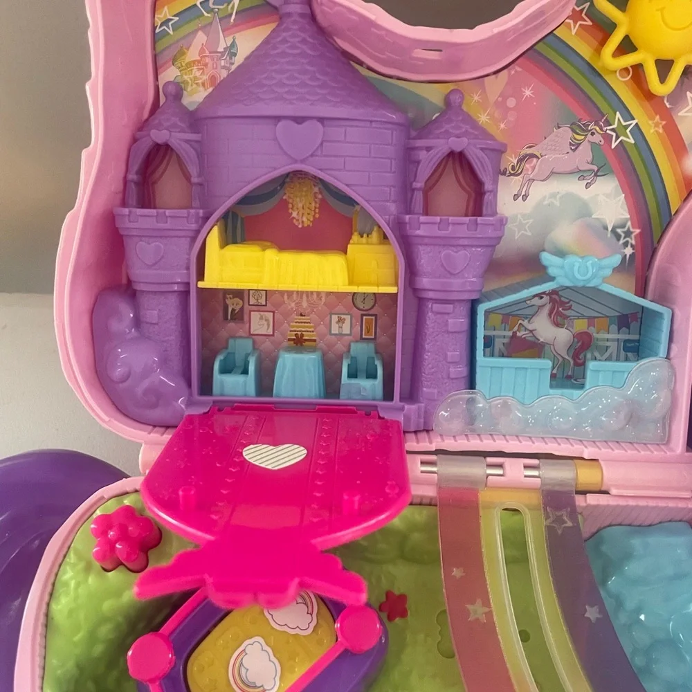 Polly Pocket Unicorn Playset and Accessories - Picture 3 of 5